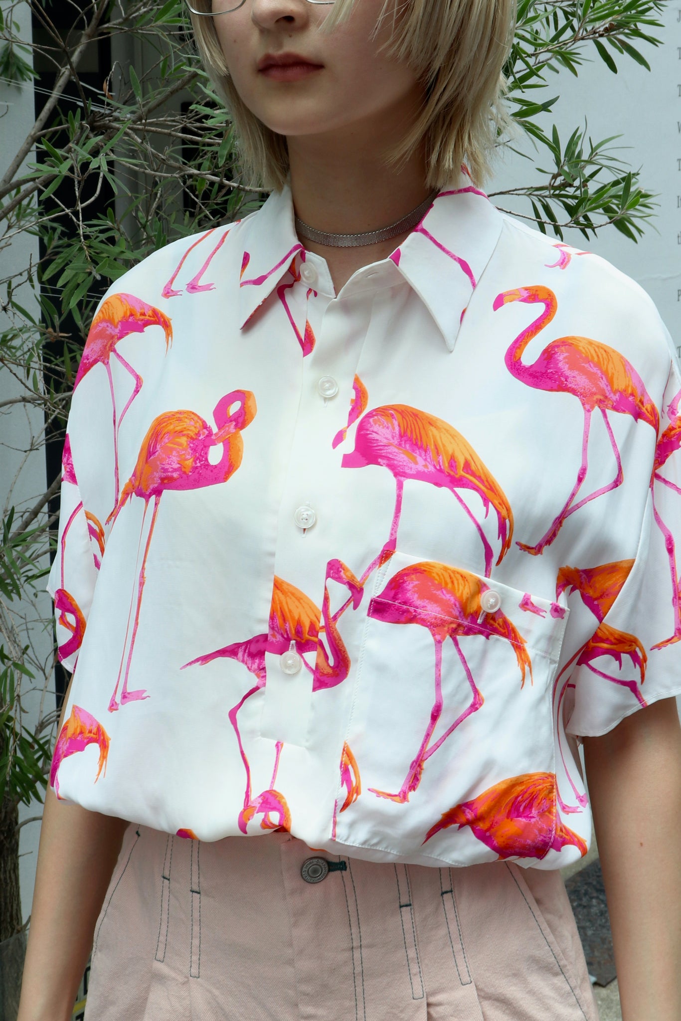 Soeの20ssのShirring Pullover Shirt Pink FlamingoのWHTの1とtiitの22ssのtuck denim pantsのpinkの36の着用画像