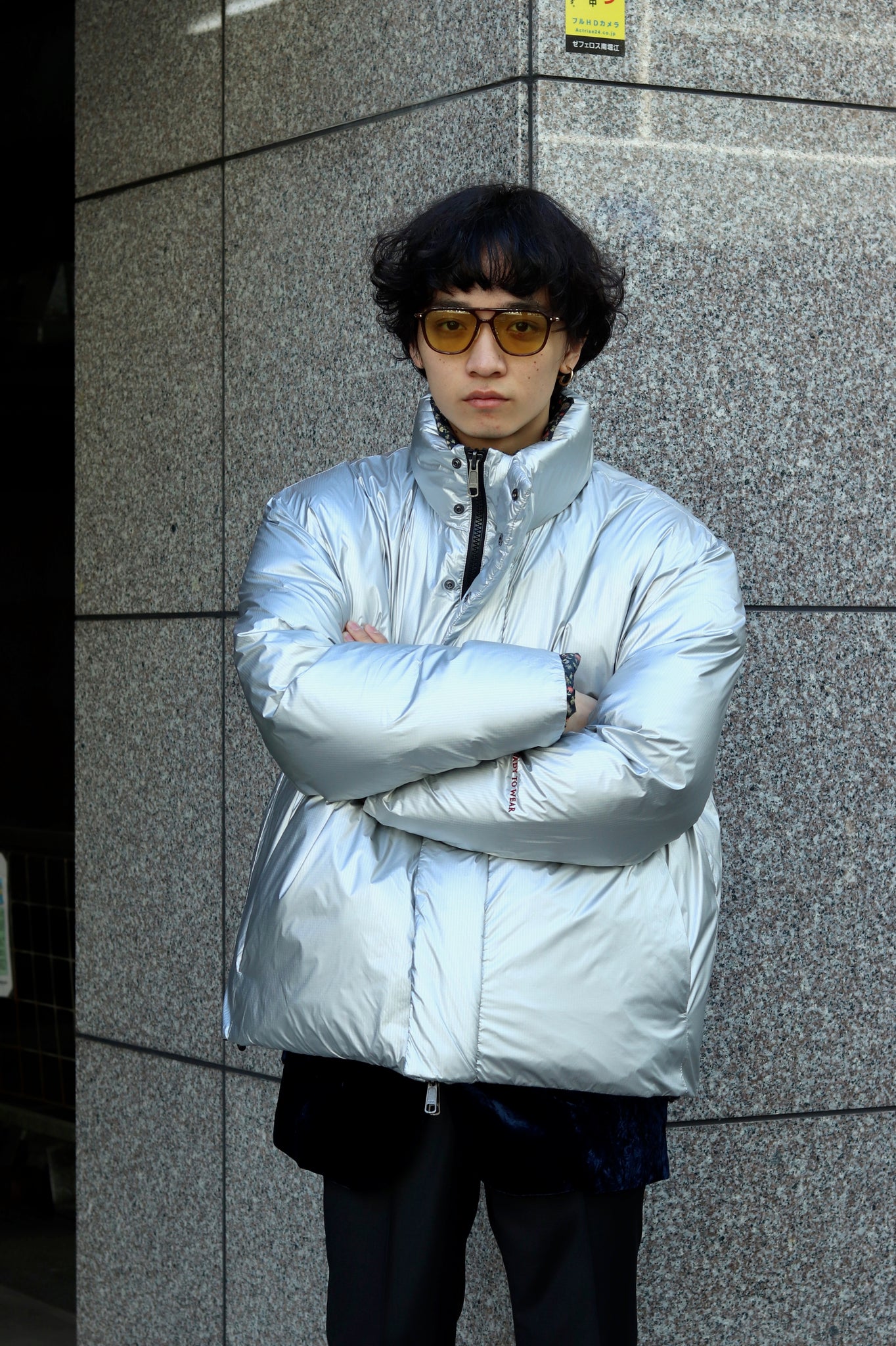 SOE et FirstDown Collaboration Down Jacket Styling Image