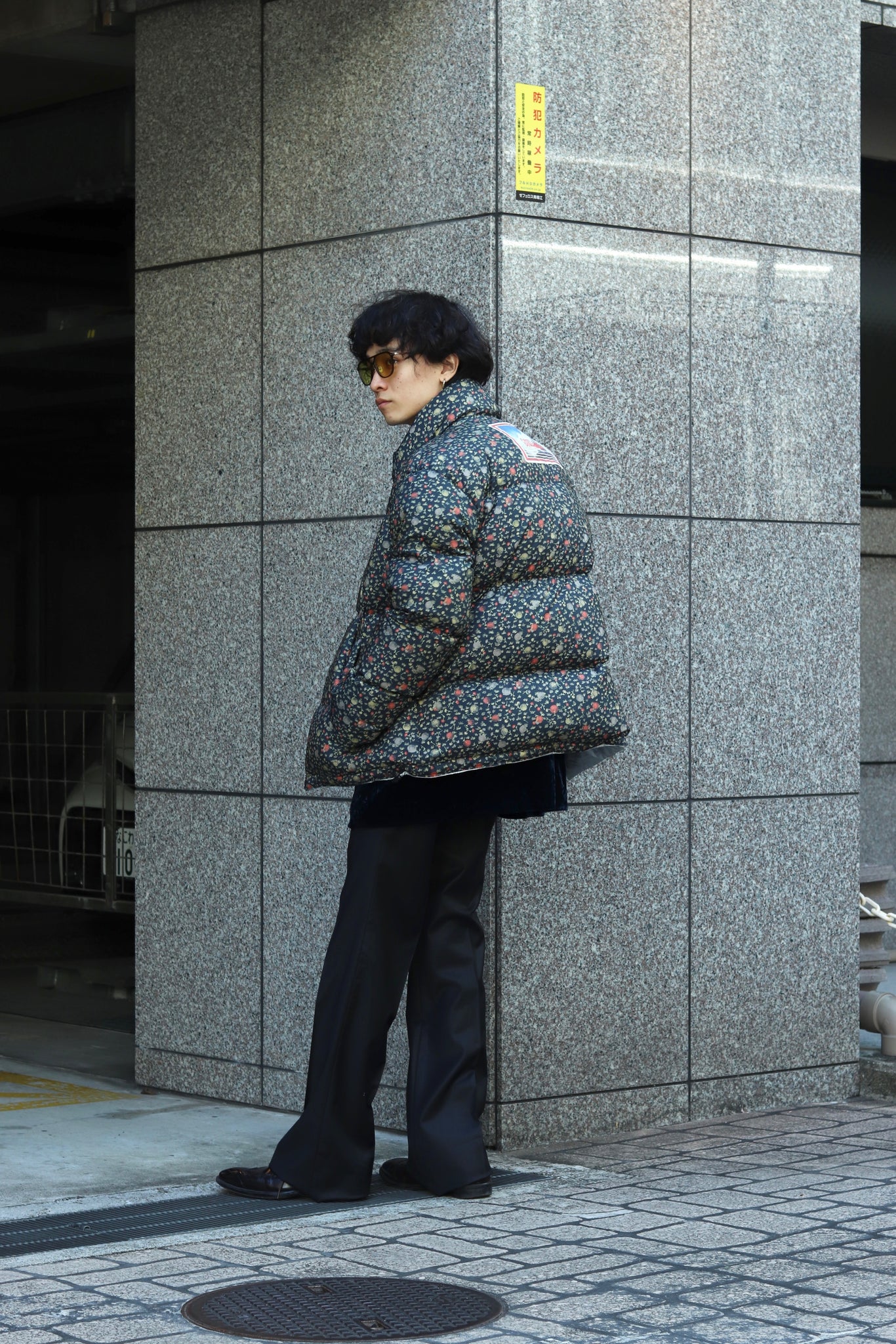 SOE et FirstDown Collaboration Down Jacket Styling Image