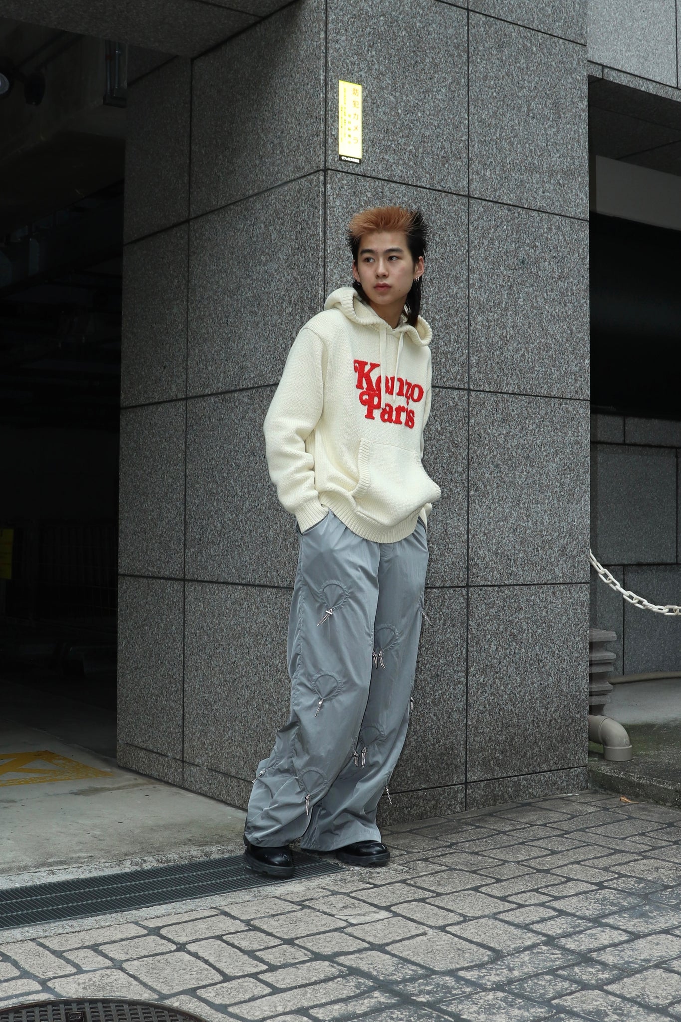 SHAKA PANTS(SILVER)を使用したスタイリング画像