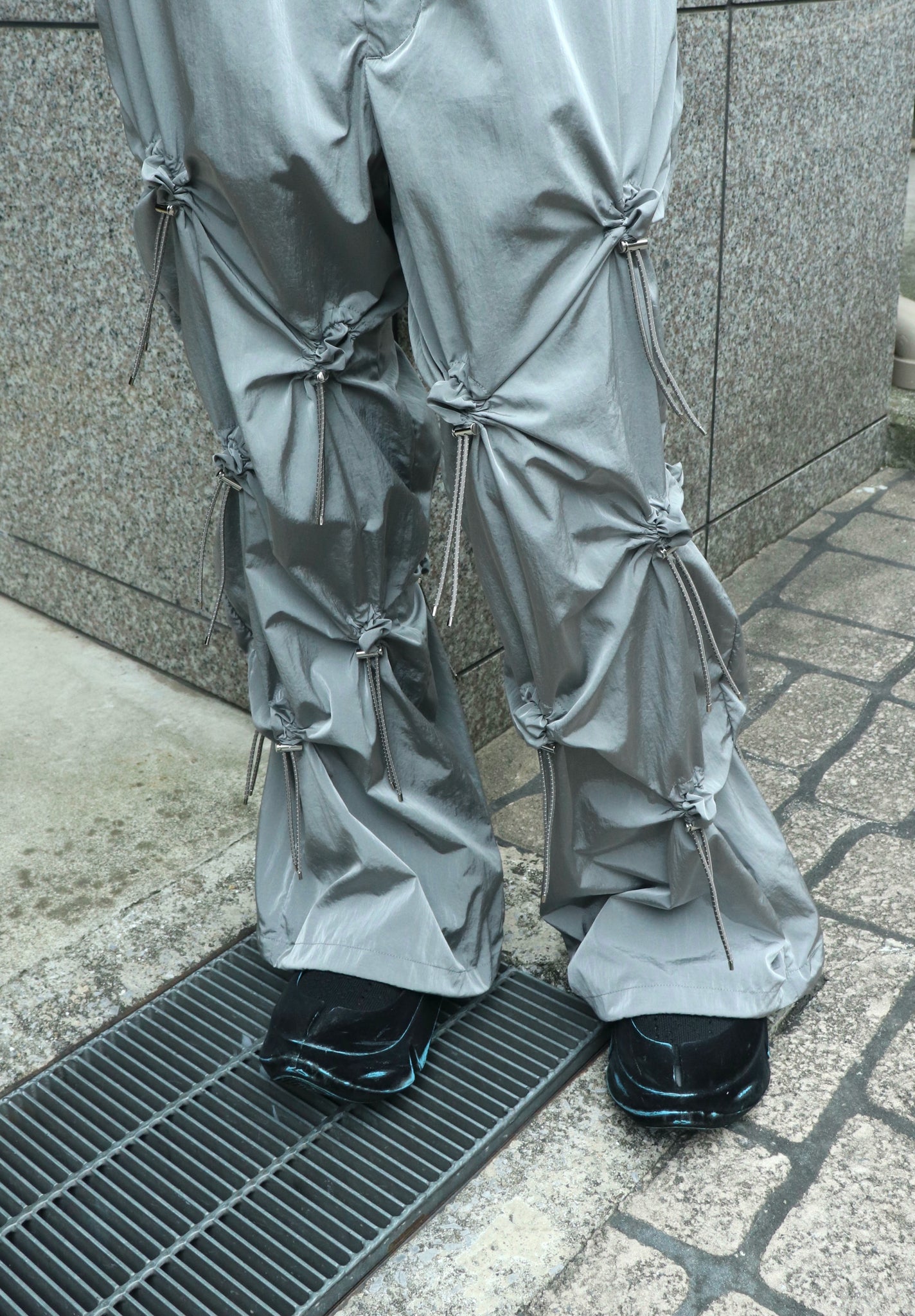 BELPER SHAKA PANTS(SILVER)を使用したスタイリング画像