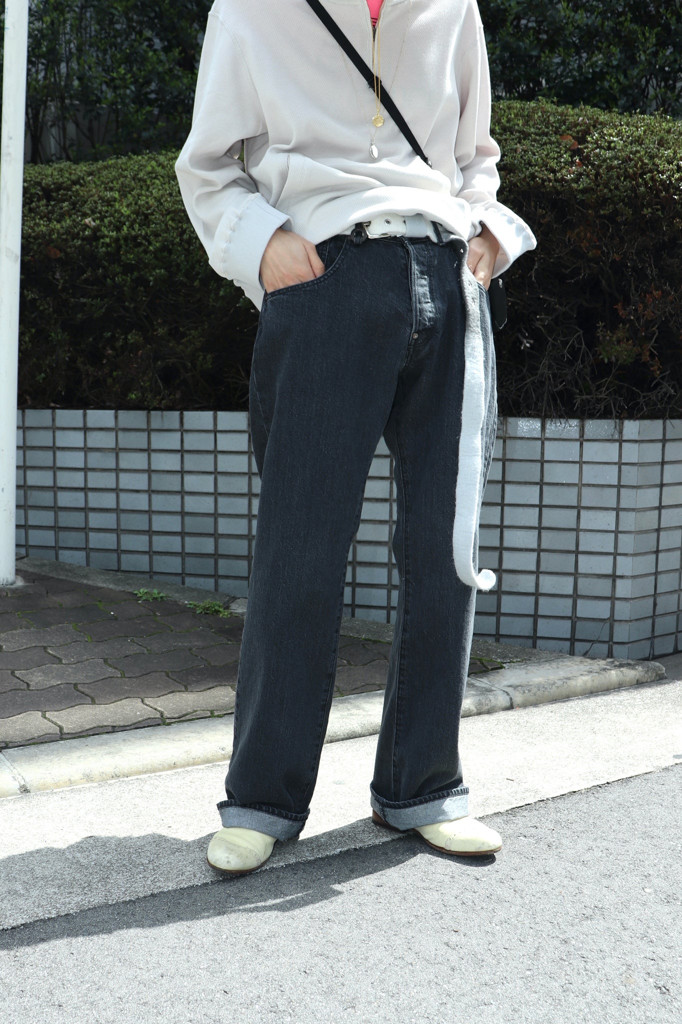 Styling image using Soshiotsuki Front Loerized Flare Denim (Black)