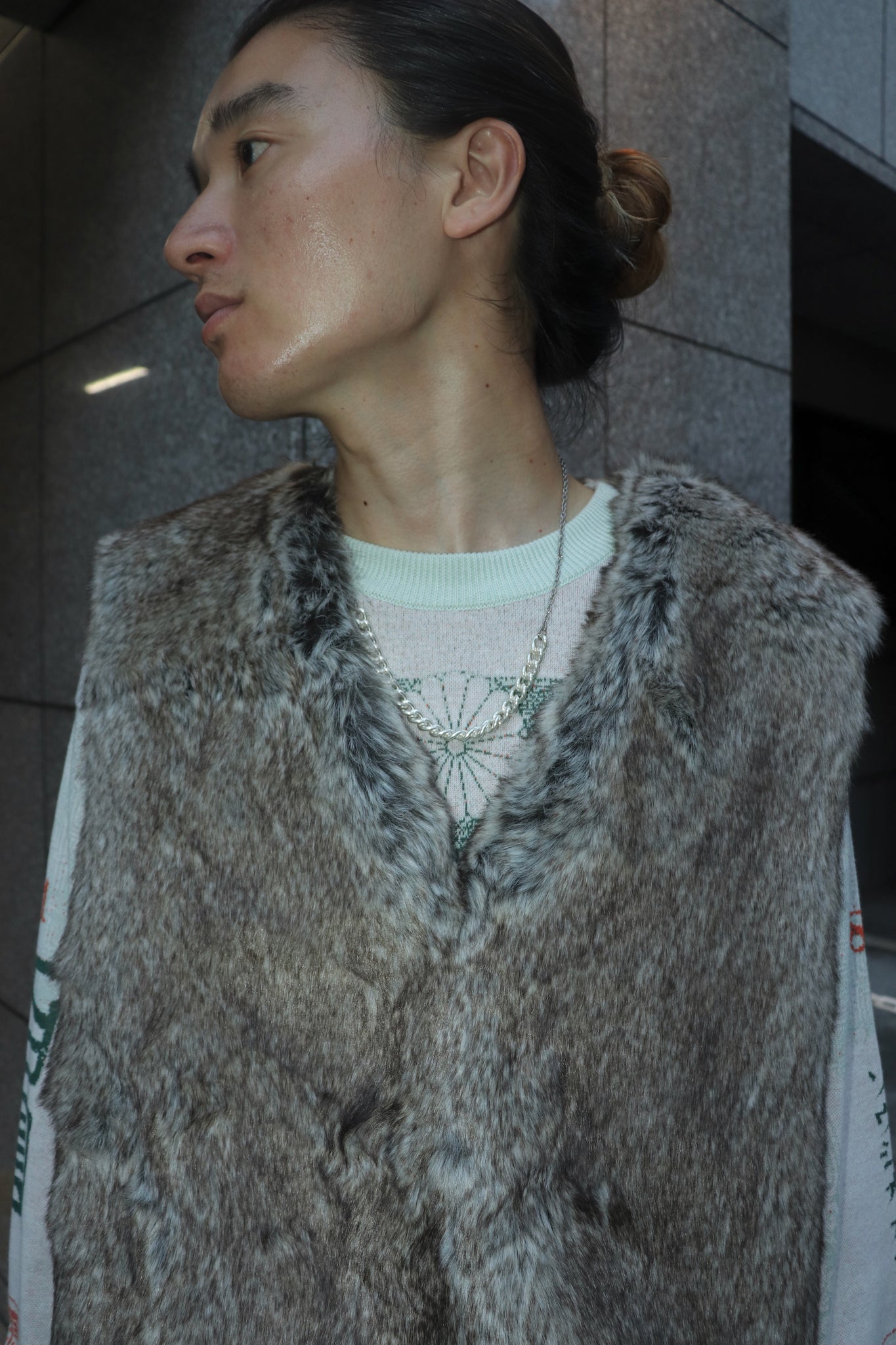 Styling image using Soshiotsuki Drawstring Fake Fur Vest