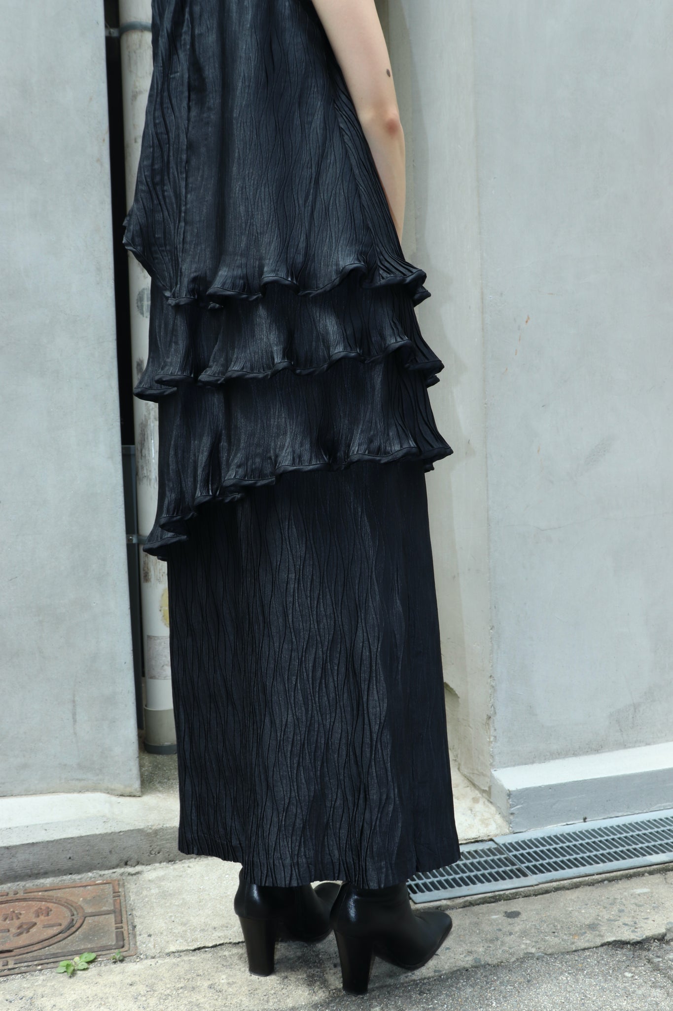 Belper's 22SS PLEATED DRESS wearing image