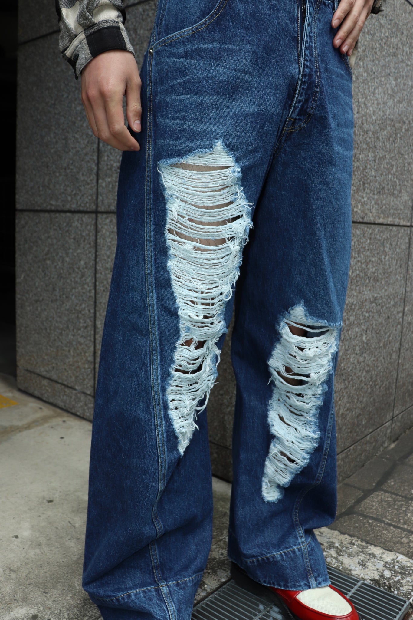 Styling image using Yuki Hashimoto Twisted Jeans (Indigo)