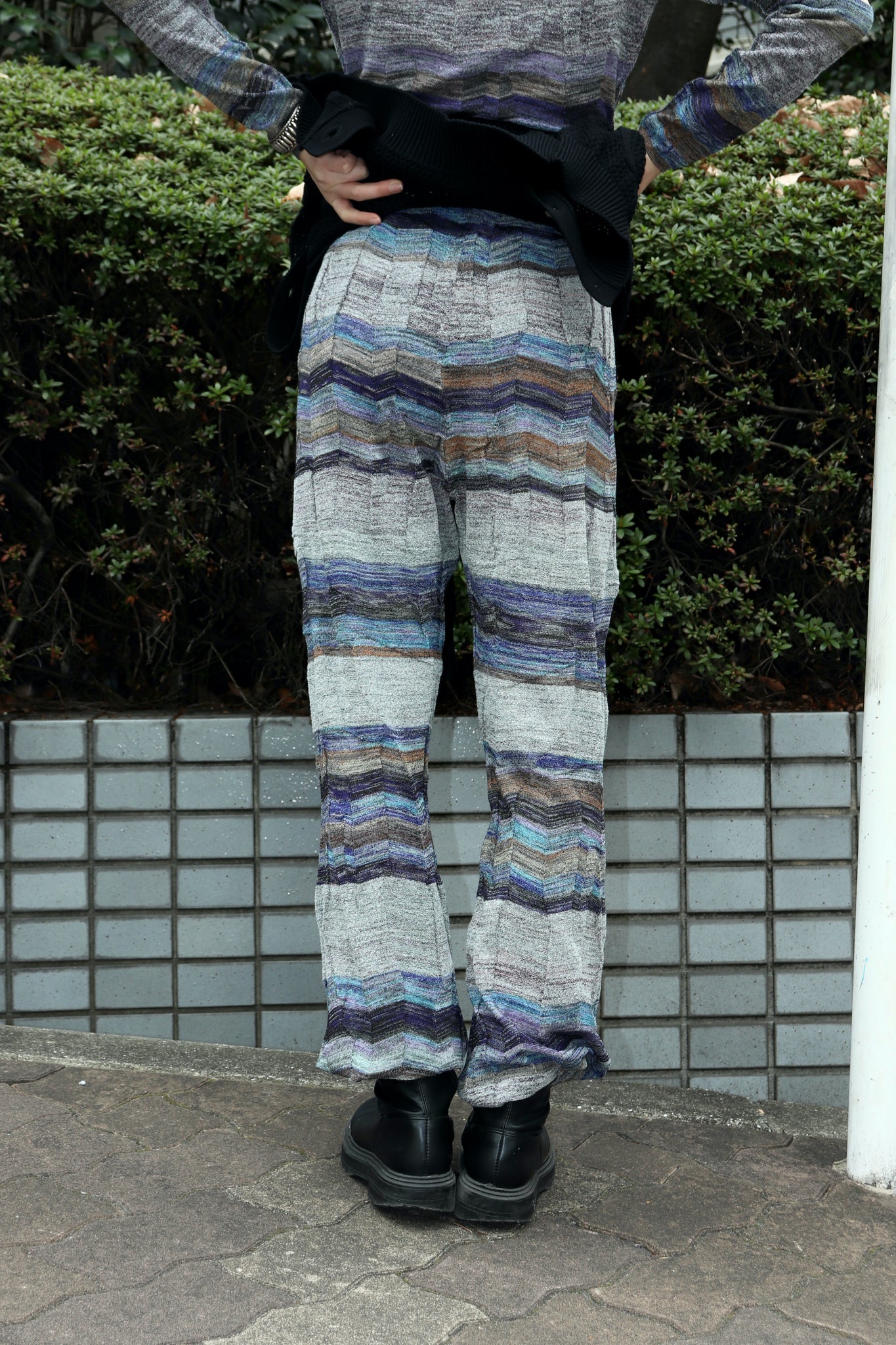 PERVERZE 22SS Wave Border Losse Knit Pants