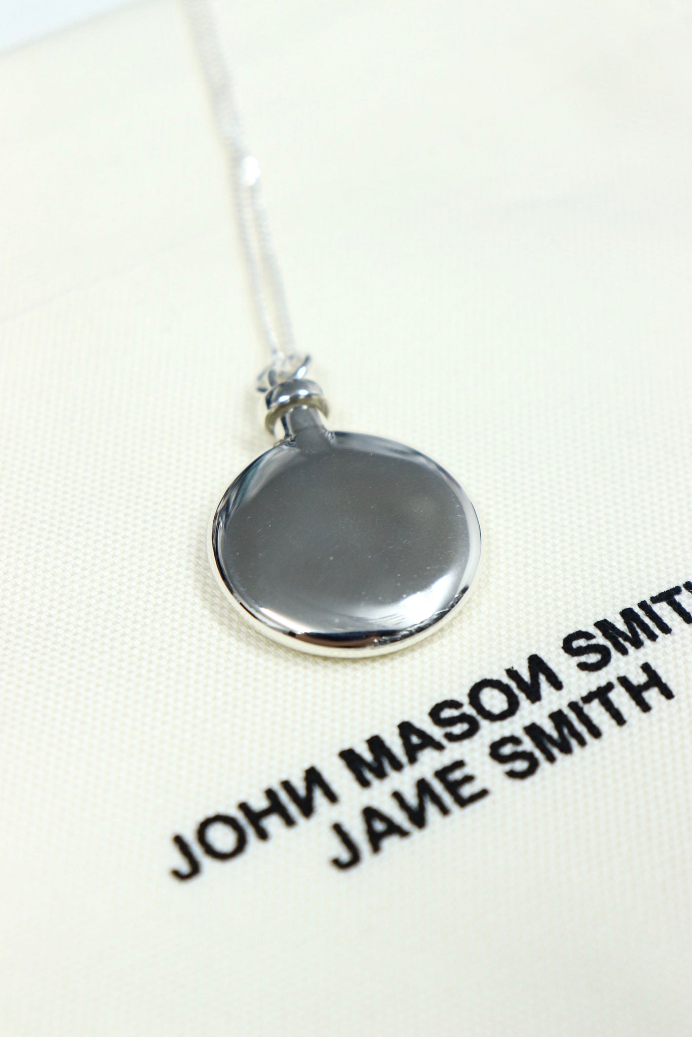 ジョンメイソンスミスのネックレスの画像