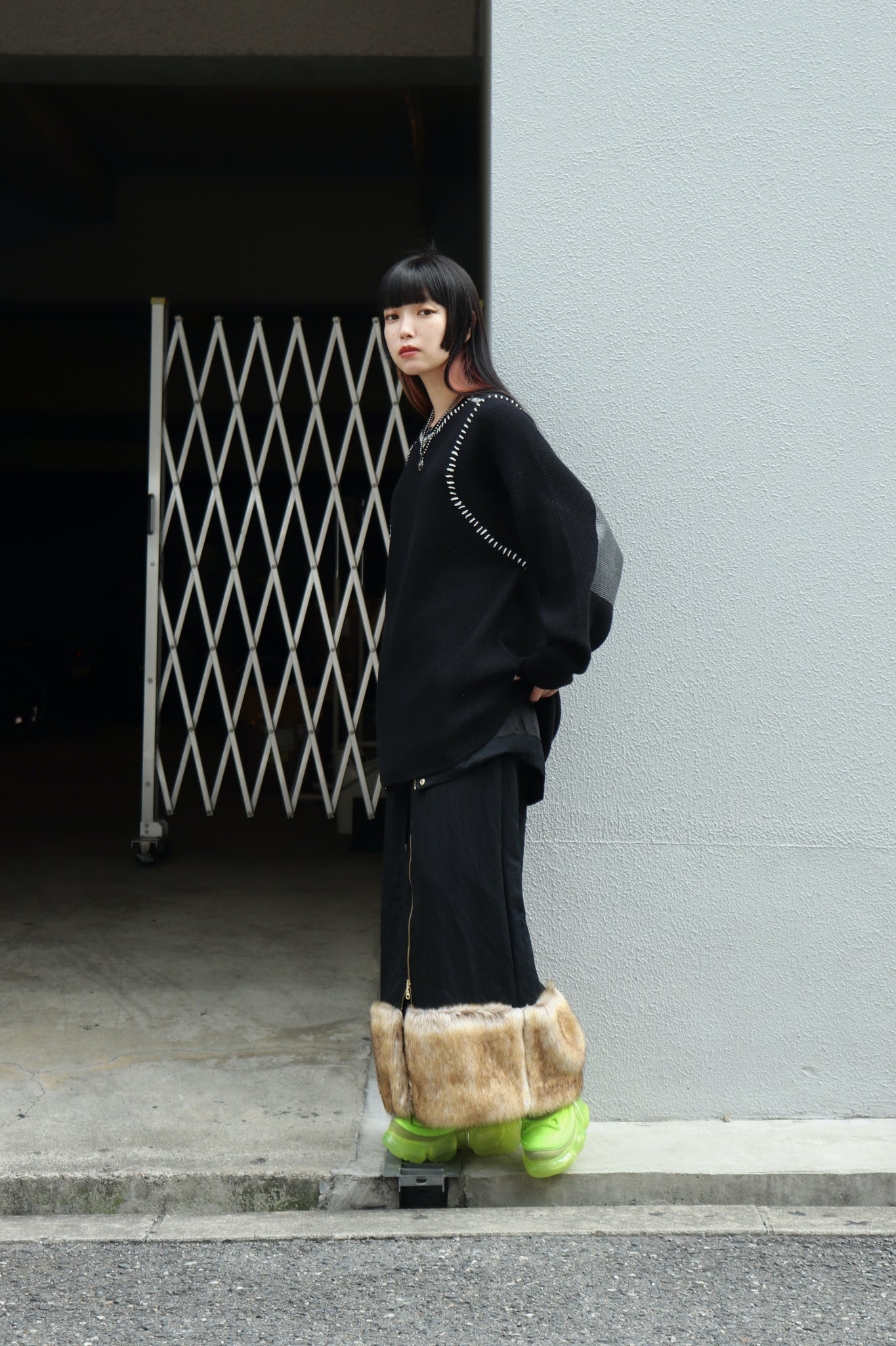 Styling image using SODUK 23aw Thermal Knit Pullover (Black)