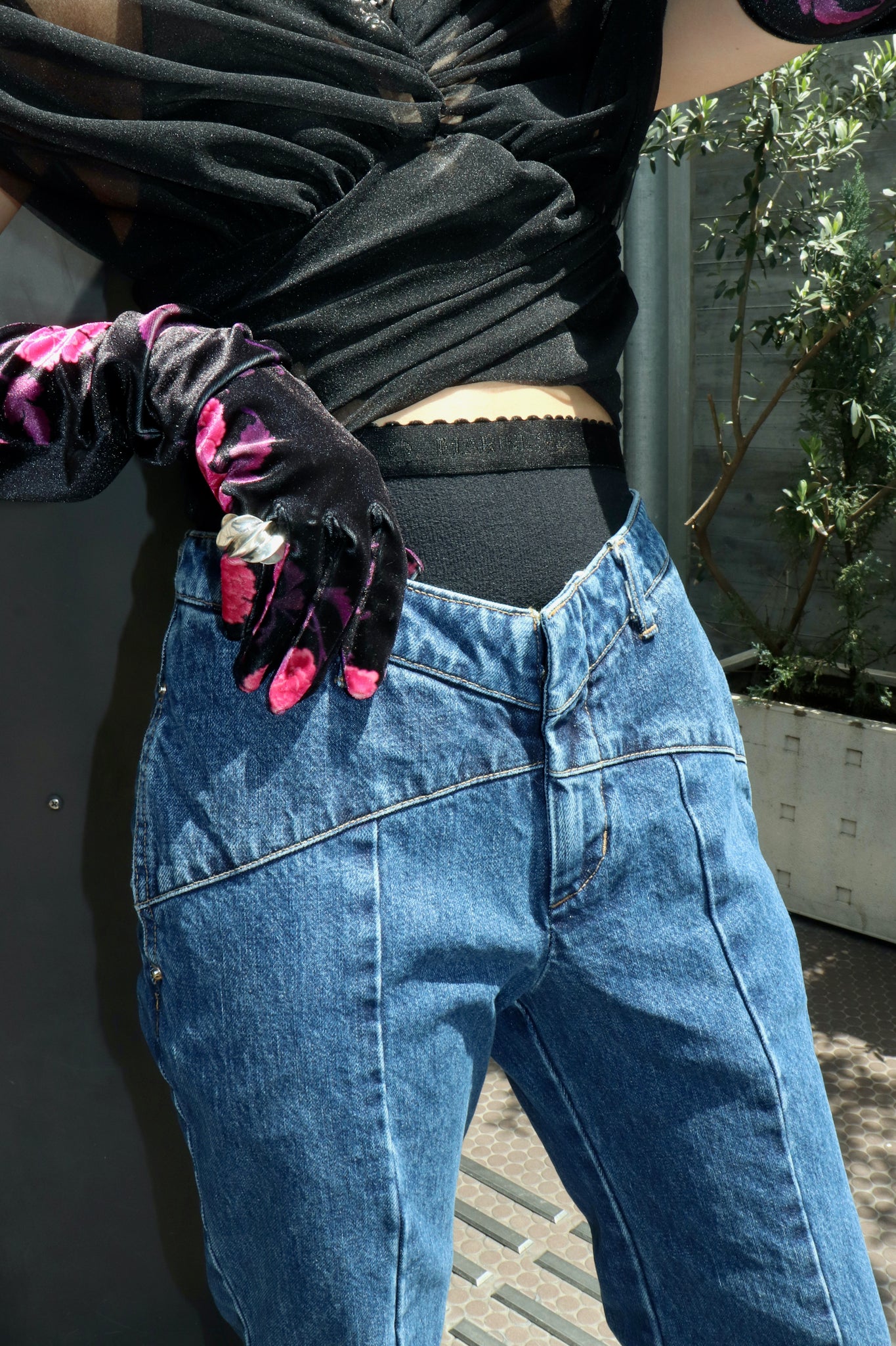 FETICO 23SS BACK SLIT JEANS(INDIGO)を使用したスタイリング画像