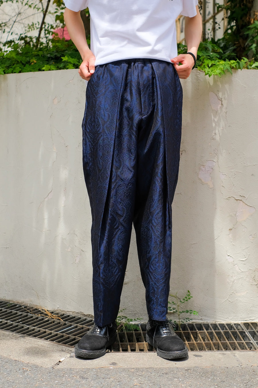 TOGA VIRILIS(トーガ ビリリース)のPaisley jacquard easy pants NAVY