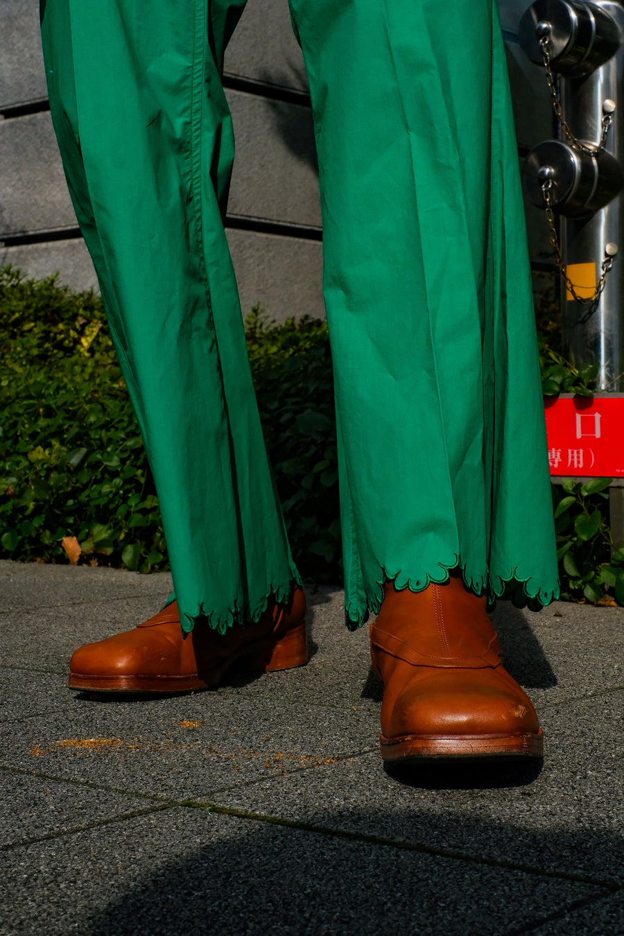 MASU SCALLOP FLARE PANTS(GREEN) | angeloawards.com