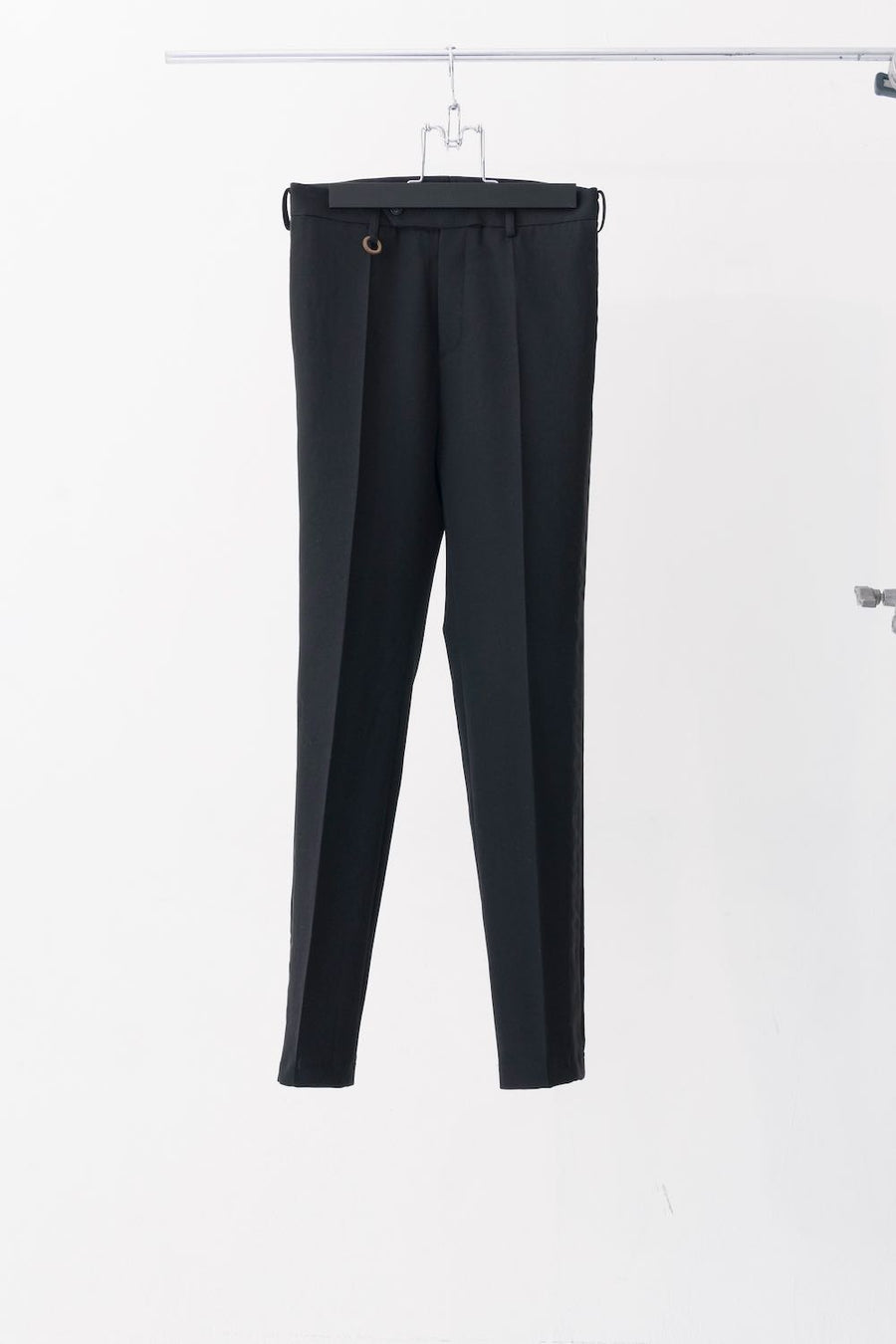 SOSHIOTSUKI(ソウシオオツキ)のSIDE STRIPE SLIM PANTS BLACKの通販