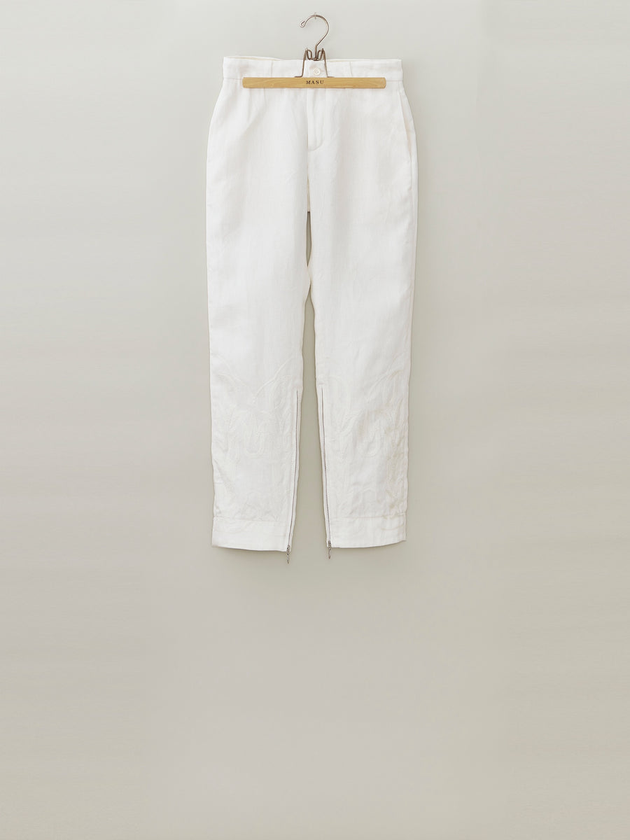 MASU(エムエーエスユー)のEMBROIDERY WESTERN TROUSERS WHITEの通販