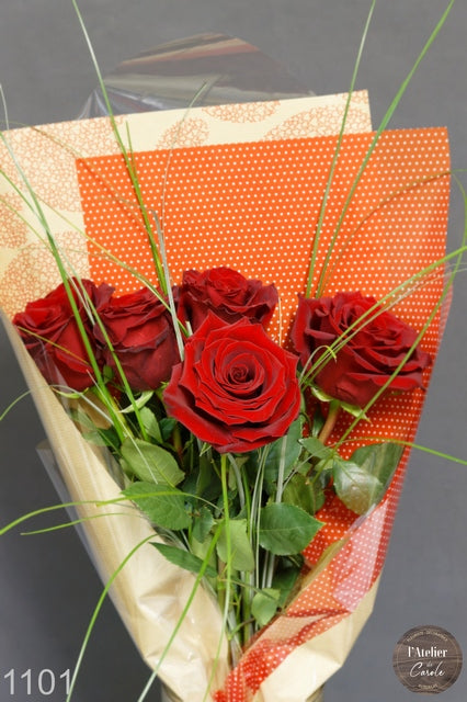 Bouquet de 5 roses 1101 – L'Atelier de Carole