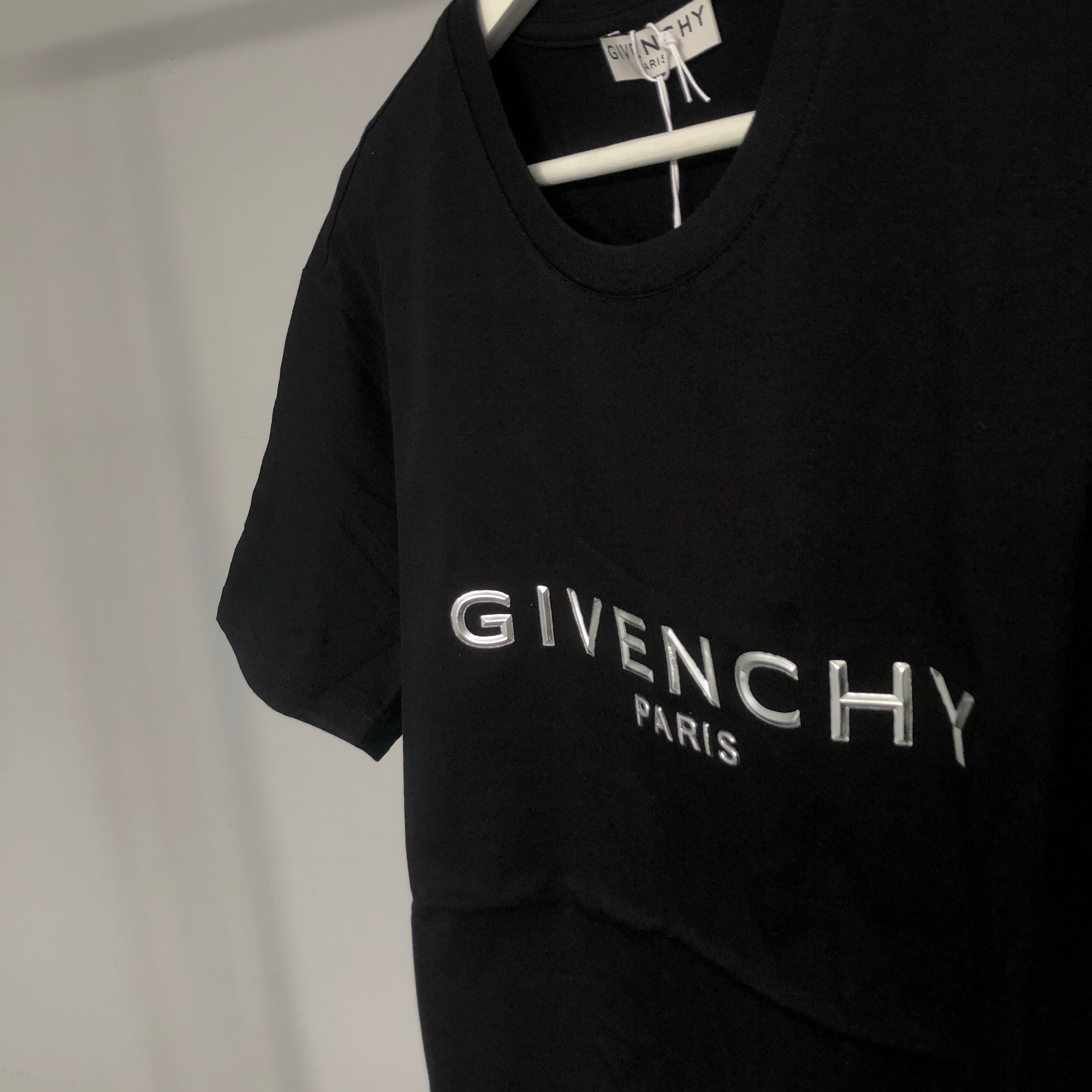 Givenchy 3D Metallic Logo Tee – TrendCornerUK