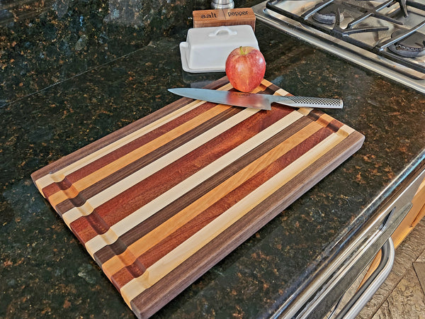 Wagner Round Wood Serving/Cutting Board with Long Handle