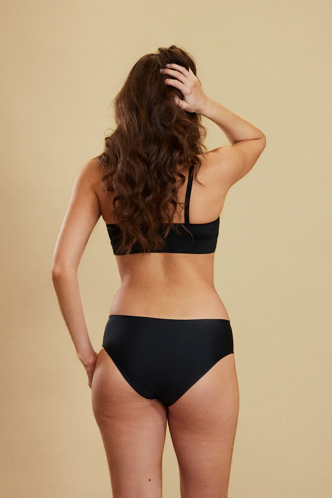 swimsuits that flatter, comfortable bathing suits, high hip swimsuit, best high waited bikini bottoms, comfortable swimwear, comfy swimsuits, non-cheeky swimsuits, most flattering swimsuit bottoms