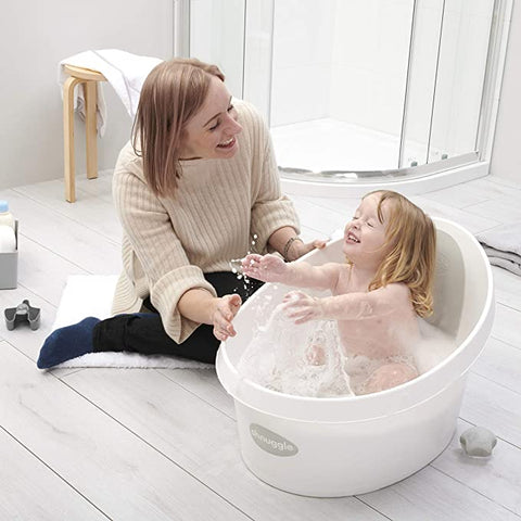 La hora del baño del bebé: accesorios prácticos para la bañera.