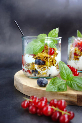 Breakfast Parfait - Breakfast Keto Recipe with yoghurt, fruit and granola