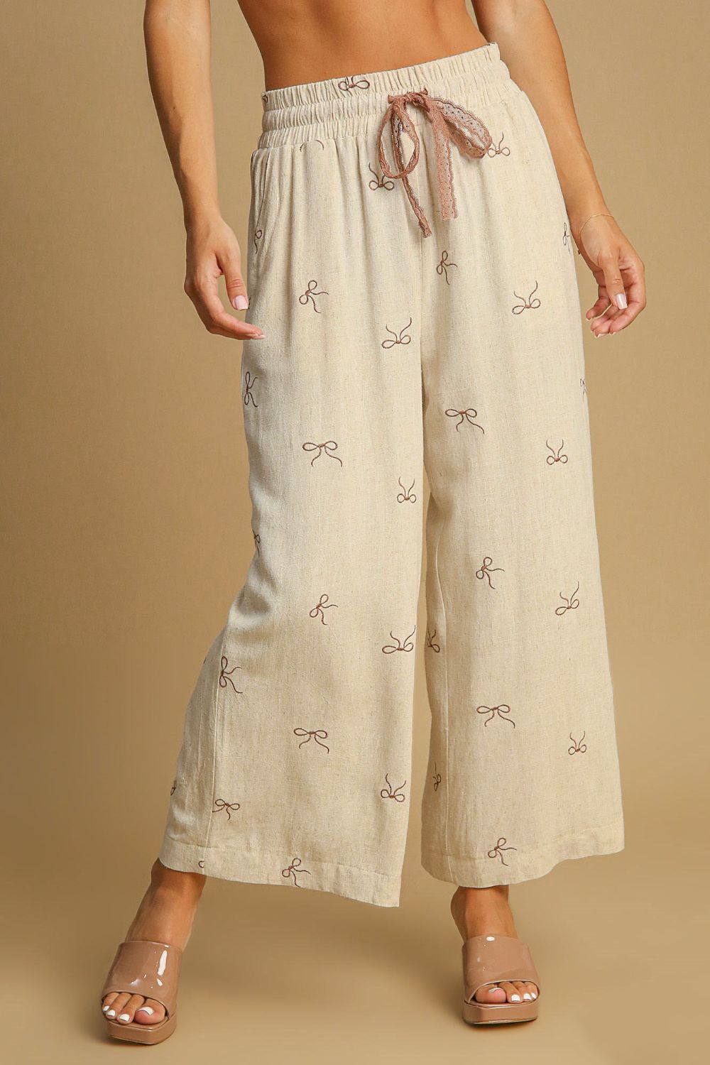 Bow Struck Wide Leg Pants in Oatmeal