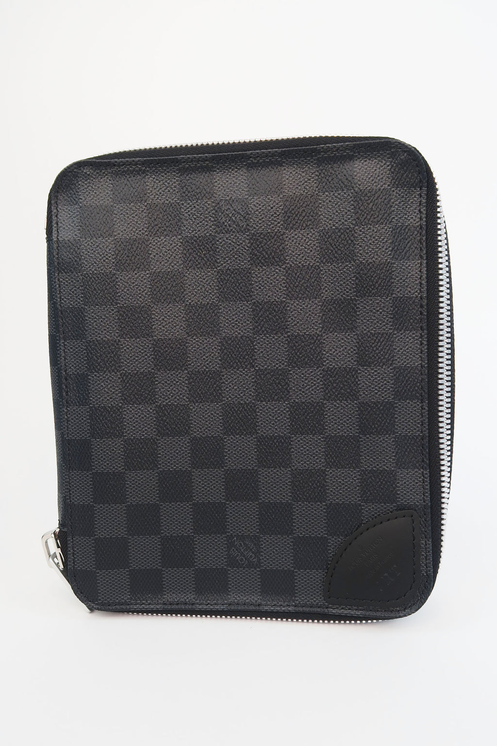 $880 LOUIS VUITTON Damier Graphite Toiletry Pouch - MyDesignerly