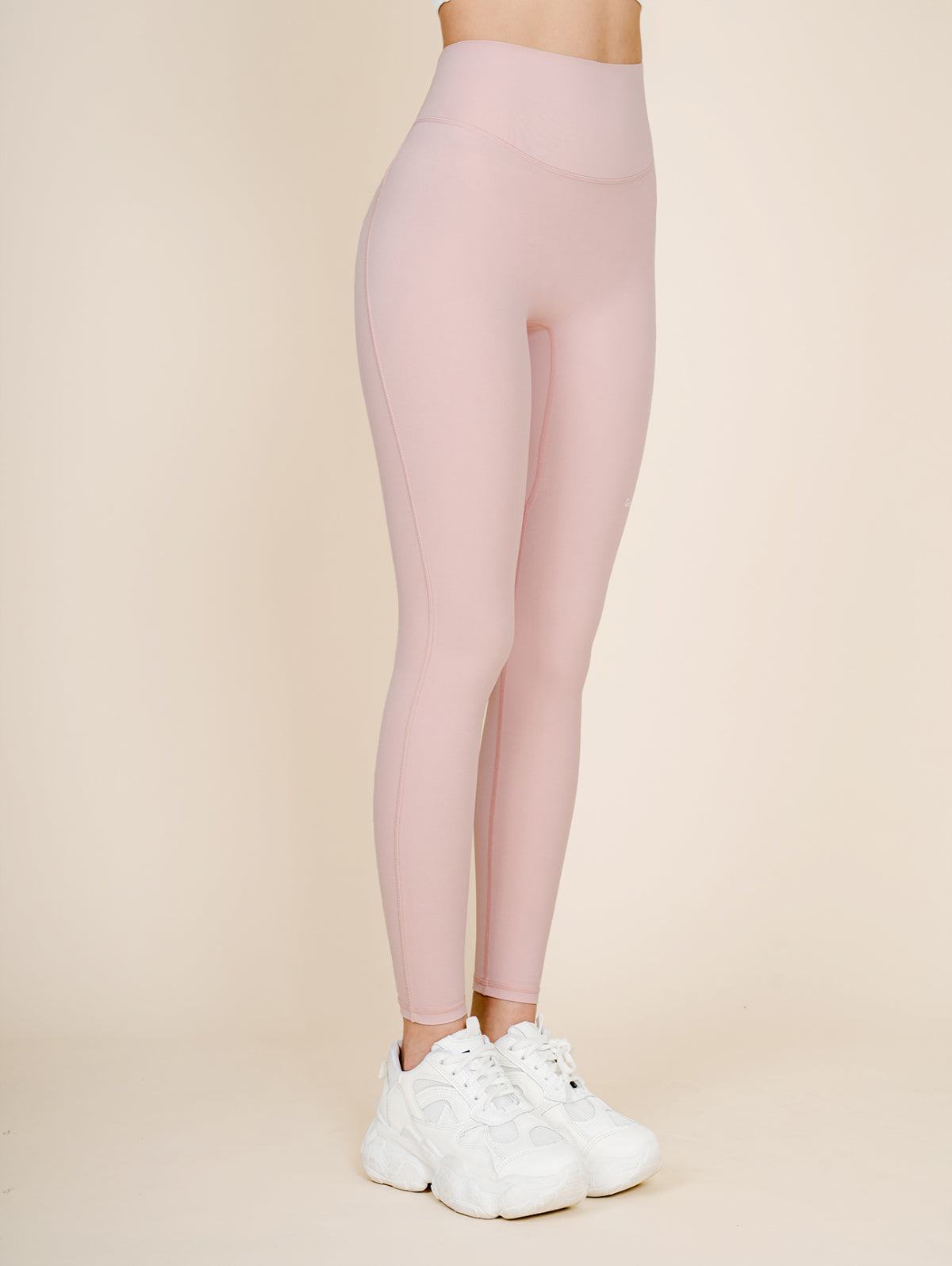 超軟瑜伽褲 牛奶顏色可愛滿分～ 彈力十足 又有足夠纖腿效果 防曬面料適合任何戶外運動 七色入 (另有8.2 分長度選擇)人
