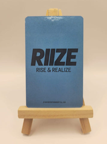 https://cdn.shopify.com/s/files/1/0469/3927/5428/products/riize-get-a-guitar-interasia-pob-photocards-nolae-365750_large.jpg?v=1701257718