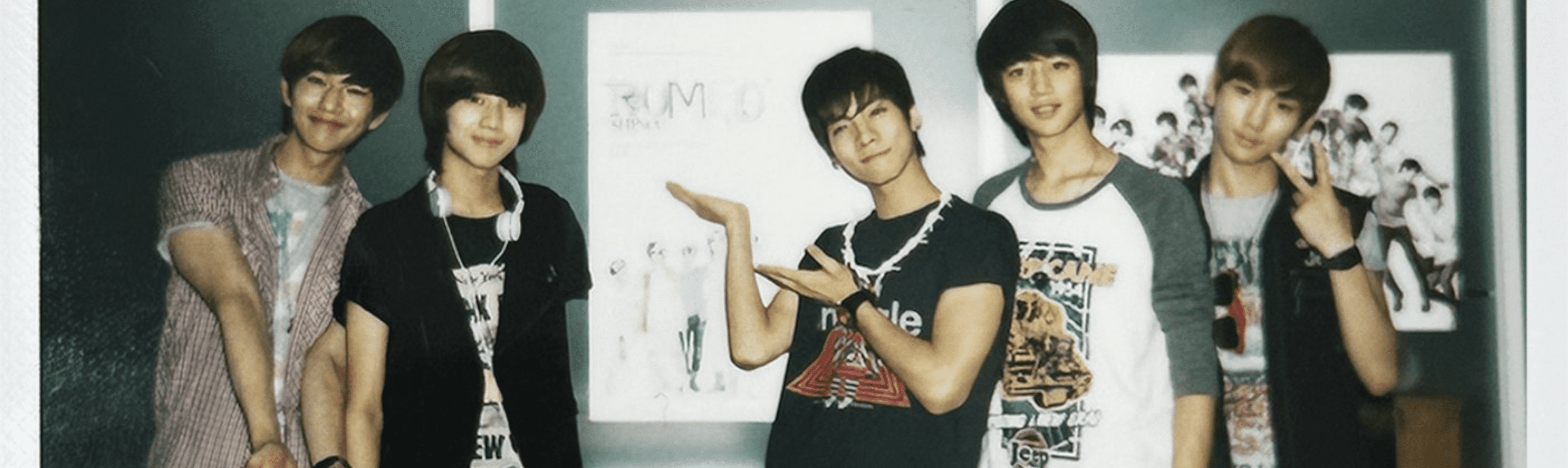 SHINee group picture 2009: Onew, Taemin, Jonghyun, Minho & Key