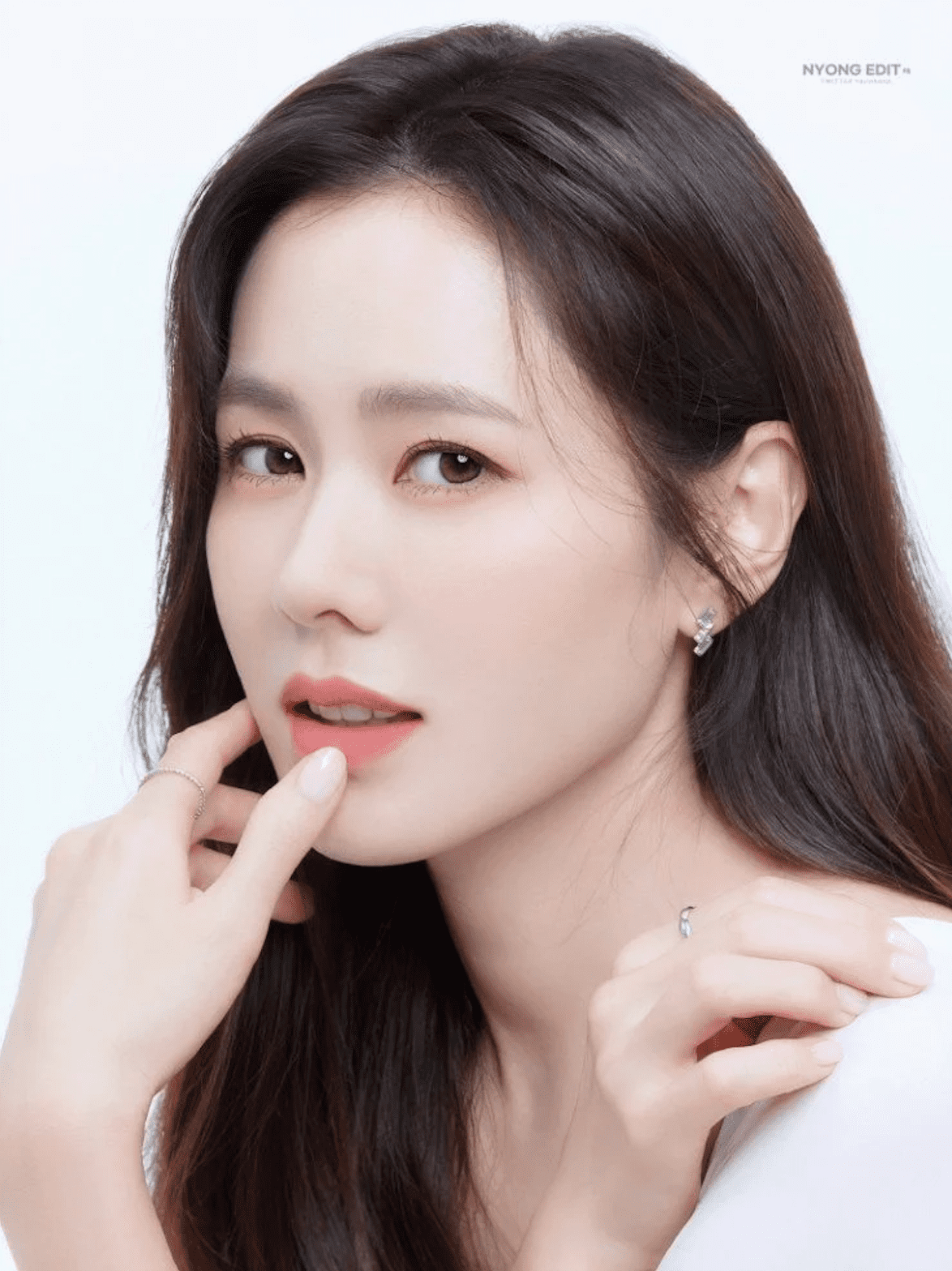 korean actress Son Ye Jin