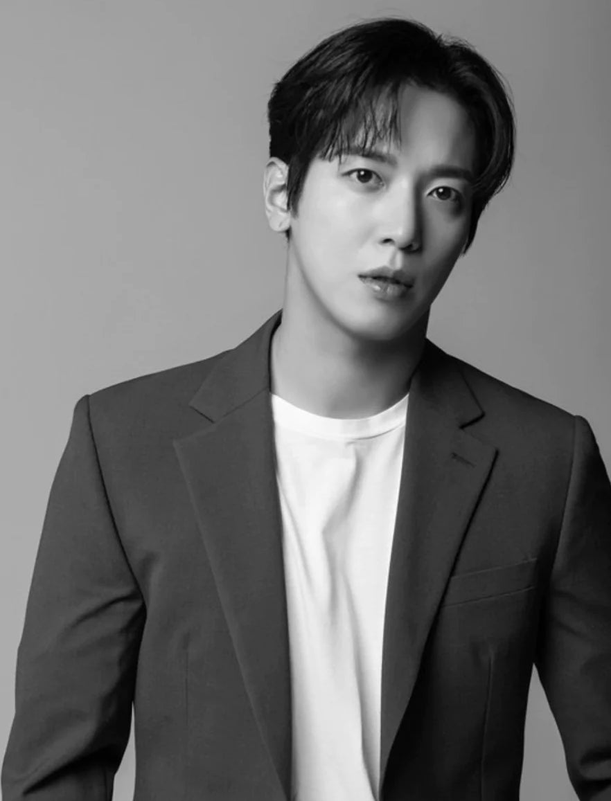 jung yonghwa photoshoot image