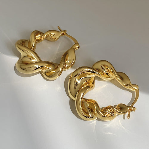 European And American Style Golden Twist Earrings