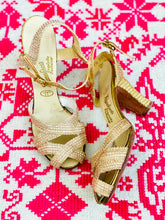 Load image into Gallery viewer, Vintage 1930s gold mesh metallic sandals
