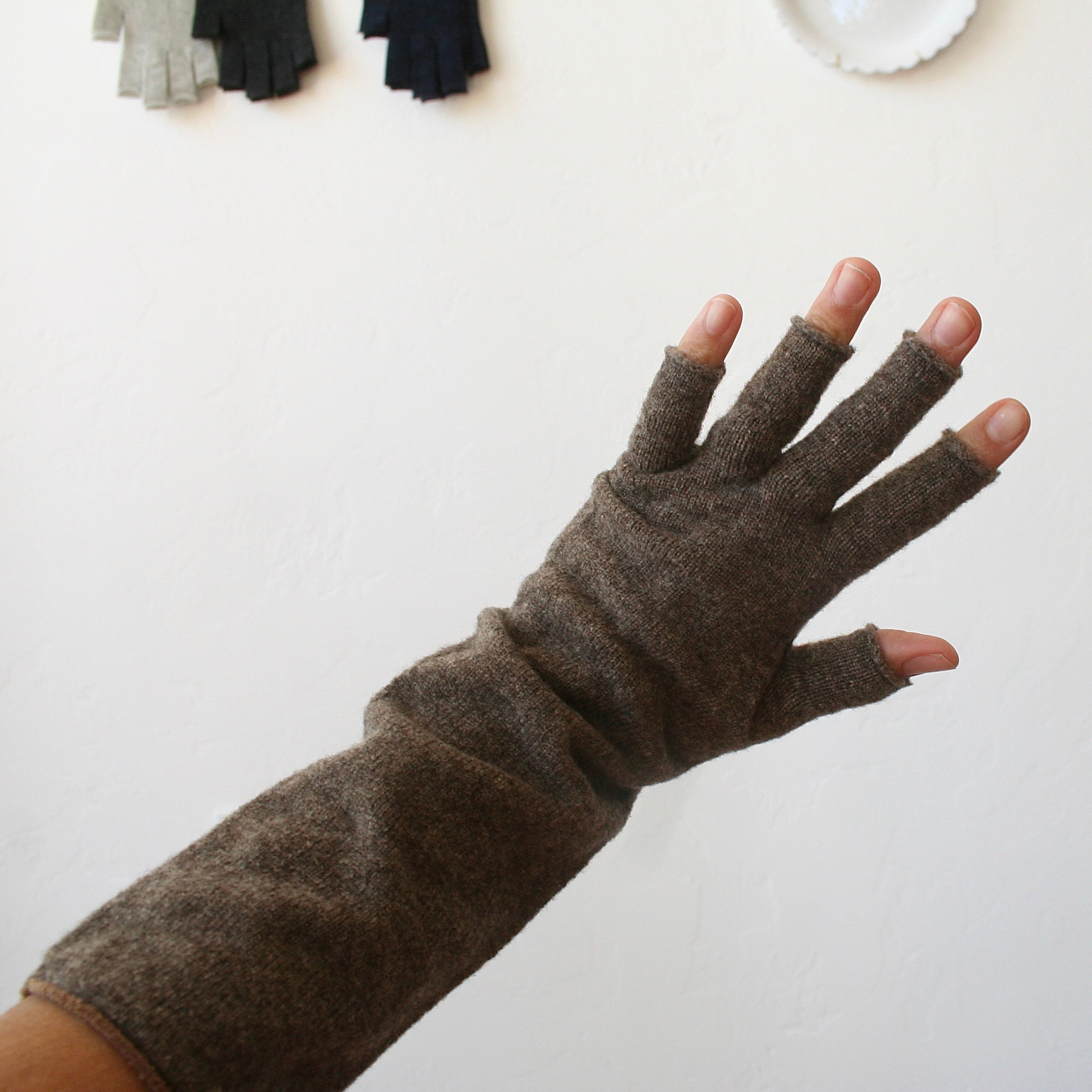 Nishiguchi Kutsushita Merino Wool Fingerless Gloves - 4 Color Options