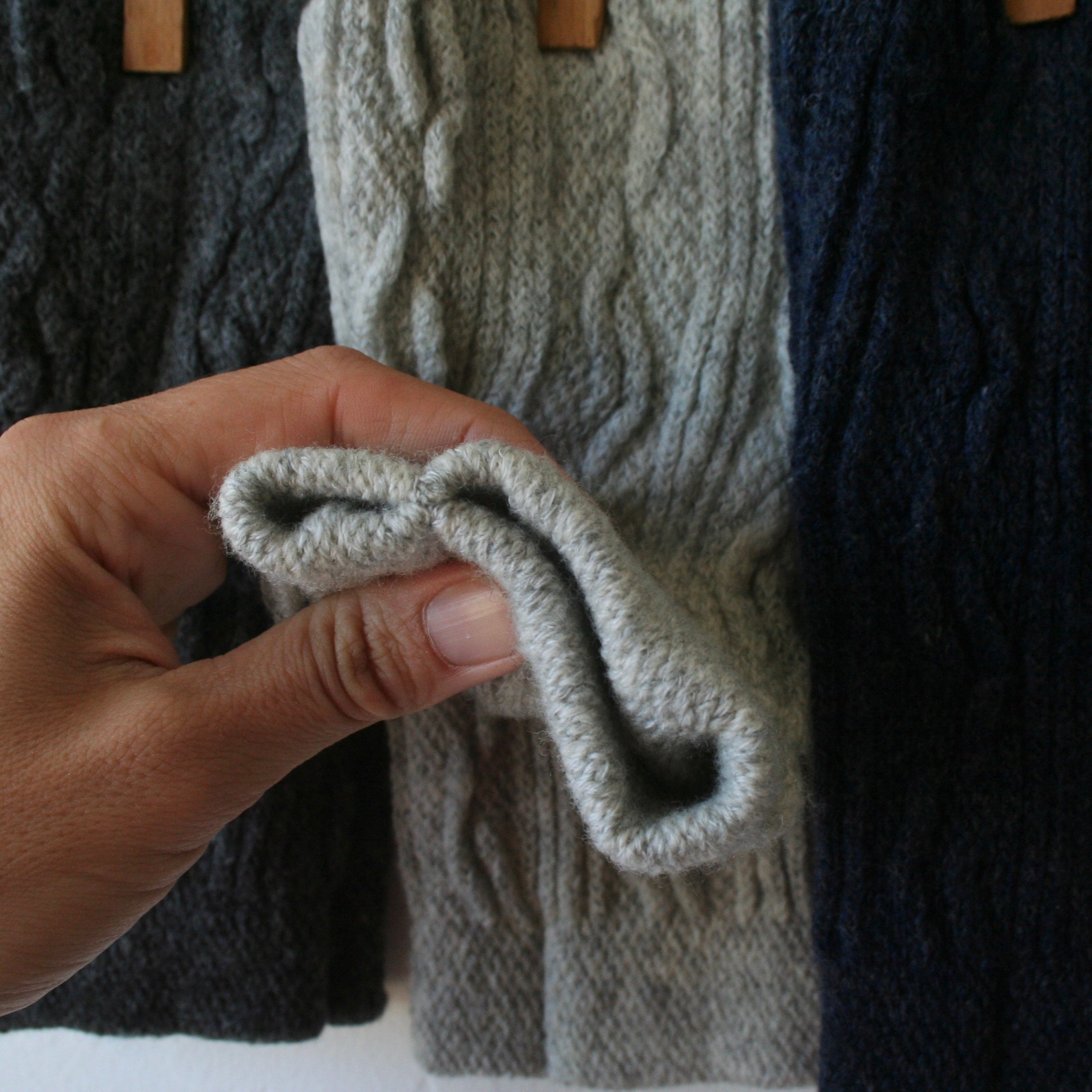 Nishiguchi Kutsushita Wool Handwarmers - 4 Color Options