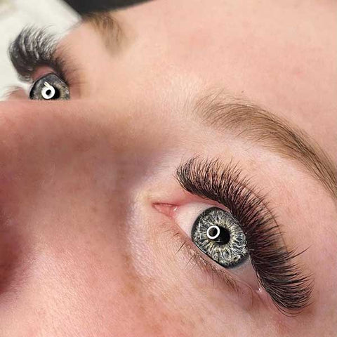 Who Are The Most Suitable Clients For 5D Lashes Extensions?