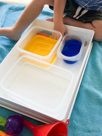 water sensory bin - play ideas for toddlers and preschoolers