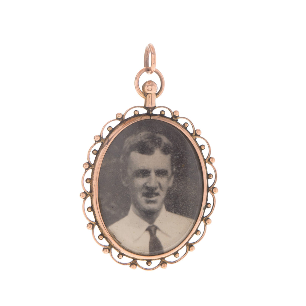 men necklace with picture inside