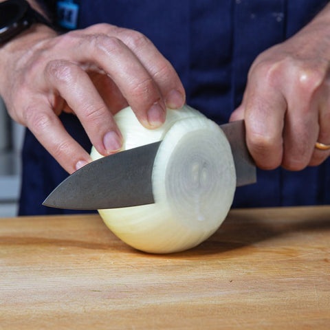 How to slice an onion into rings