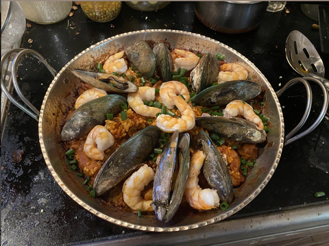 Seafood paella example in Alicante Paella Pan