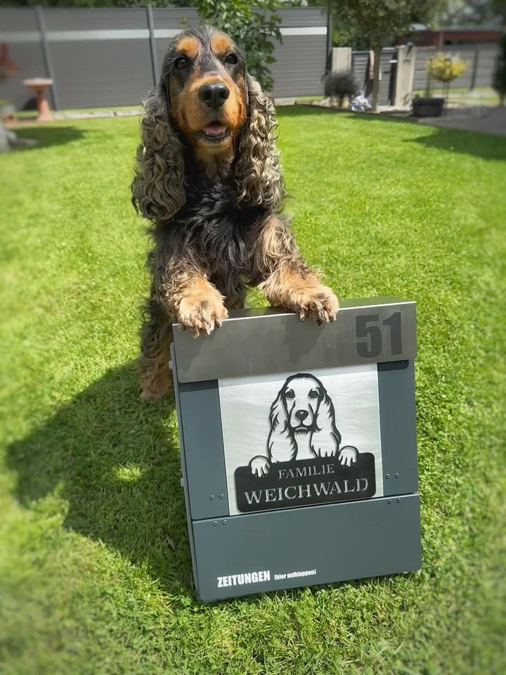 Hund auf Schild von Steelmonks