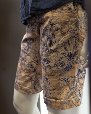 Image of shorts on mannequin
