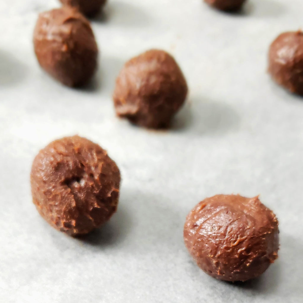  How to Make Marbled Chocolate Truffles | www.bakerspartyshop.com