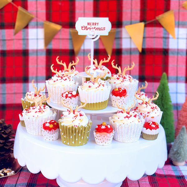 Reindeer Cake + Cupcakes Christmas Display | www.bakerspartyshop.com