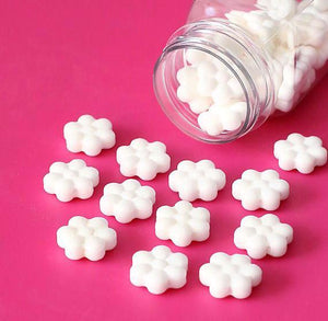 White Flower Candy Sprinkles | www.bakerspartyshop.com