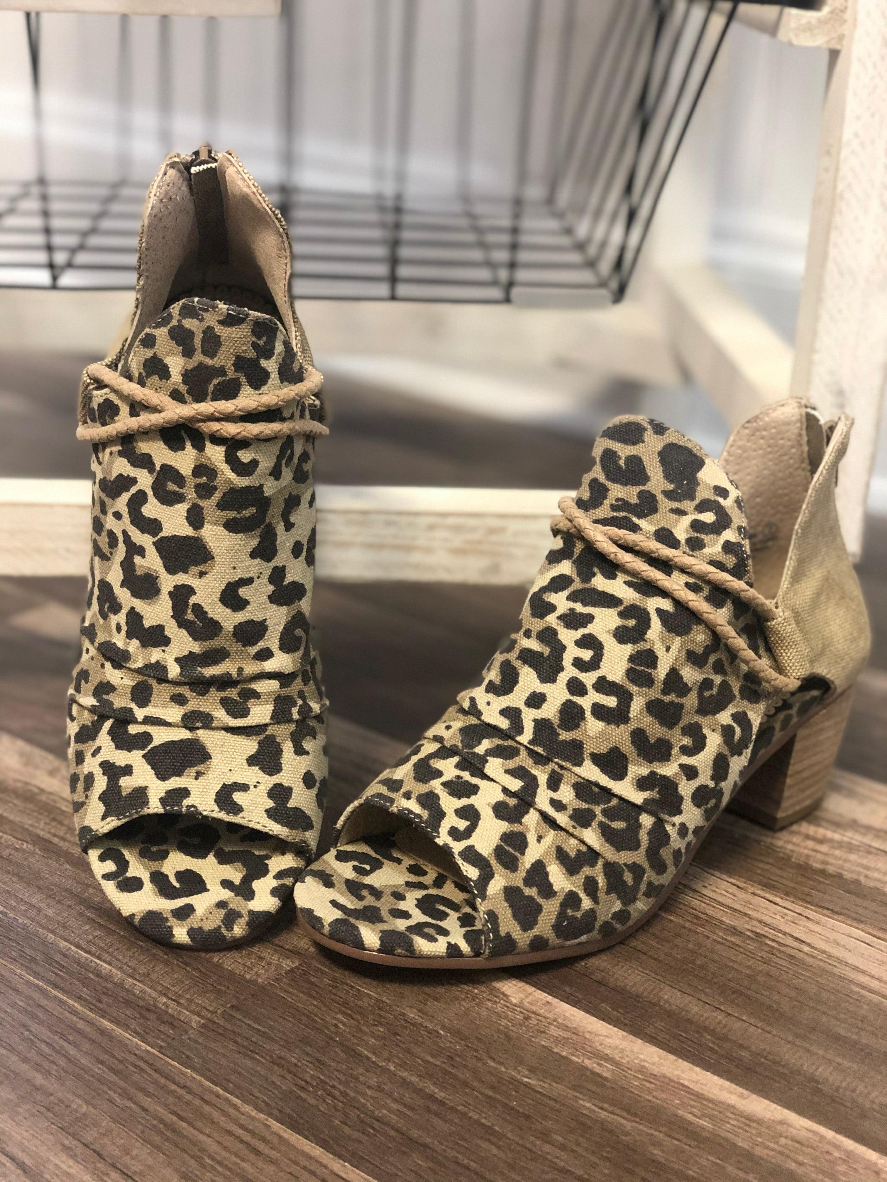 very g leopard booties