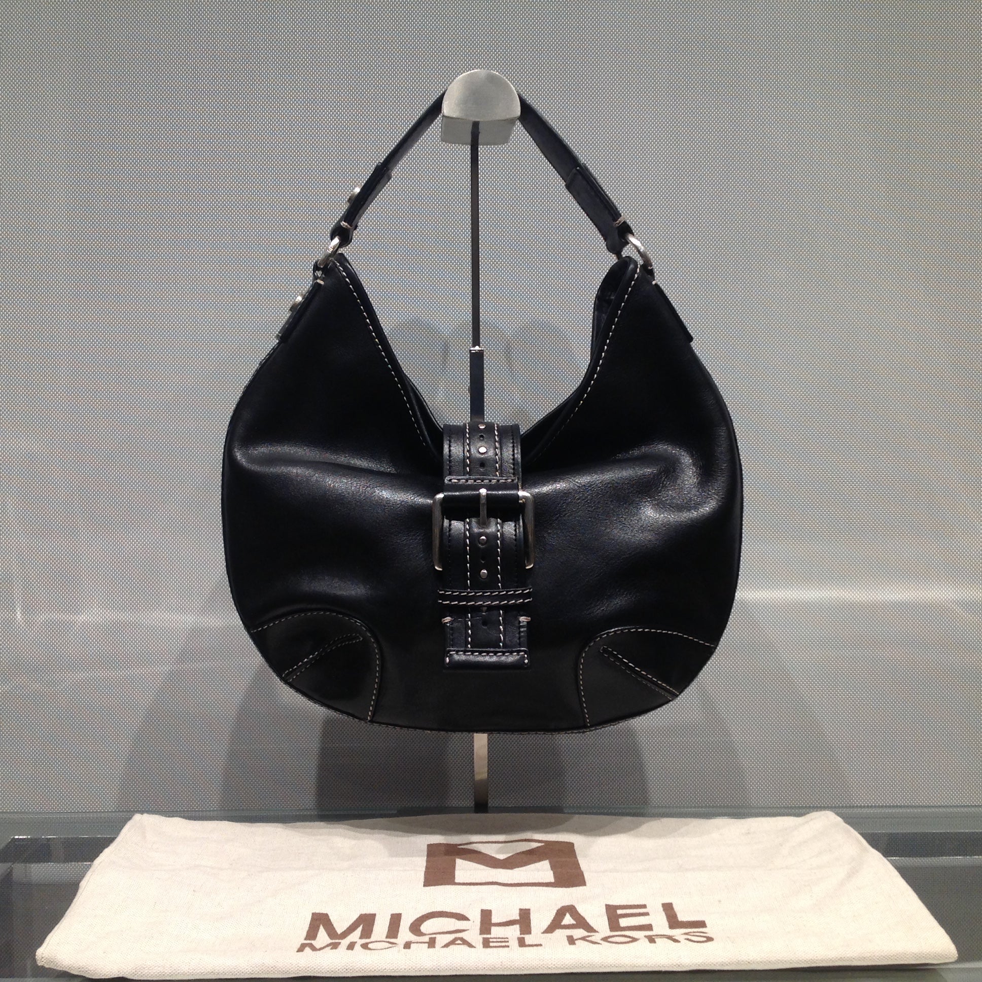 MICHAEL MICHAEL KORS Leather Hobo Shoulder Bag – Susannah Designer  Consignment