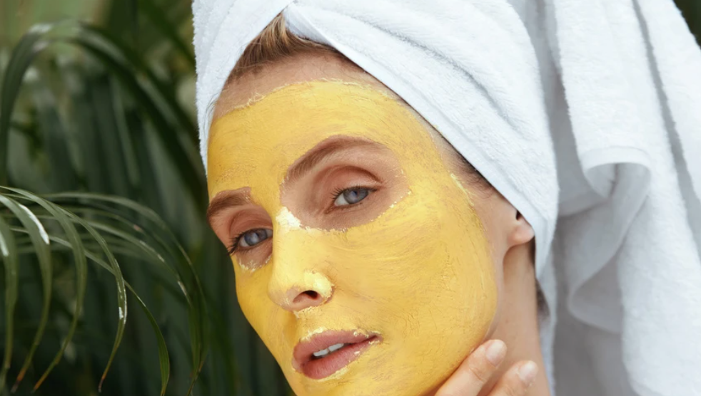 how to use turmeric mask