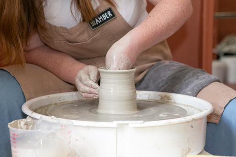 making pottery wheel throwing