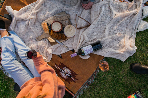 PICNIC GRASS COUNTRYSIDE