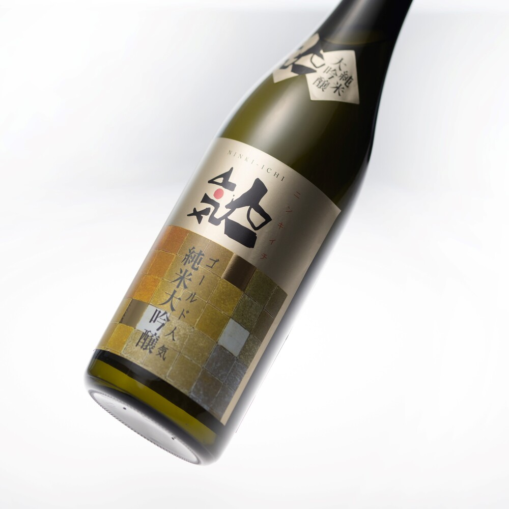 人気一 ゴールド人気 純米大吟醸 (720ml) – Japanpage:Sake